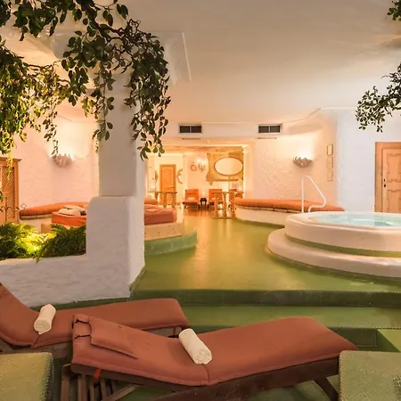 Zur Tenne ホテル 4*