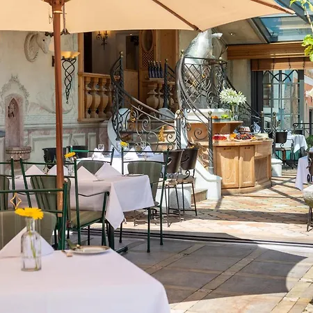 Hotel Zur Tenne Kitzbühel