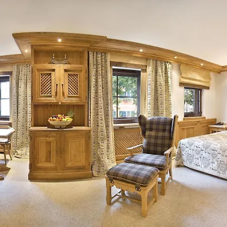 Hotel Zur Tenne Kitzbühel