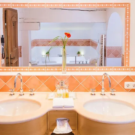 Zur Tenne Отель Кицбюэль